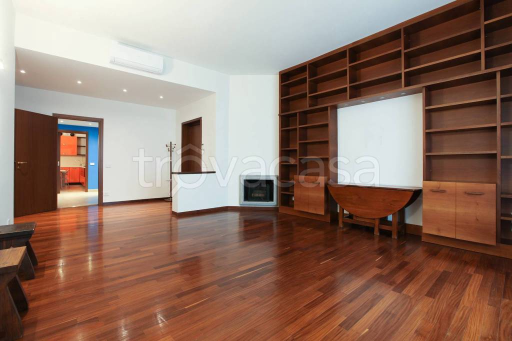 appartamento in affitto a Milano in zona Sant'Ambrogio