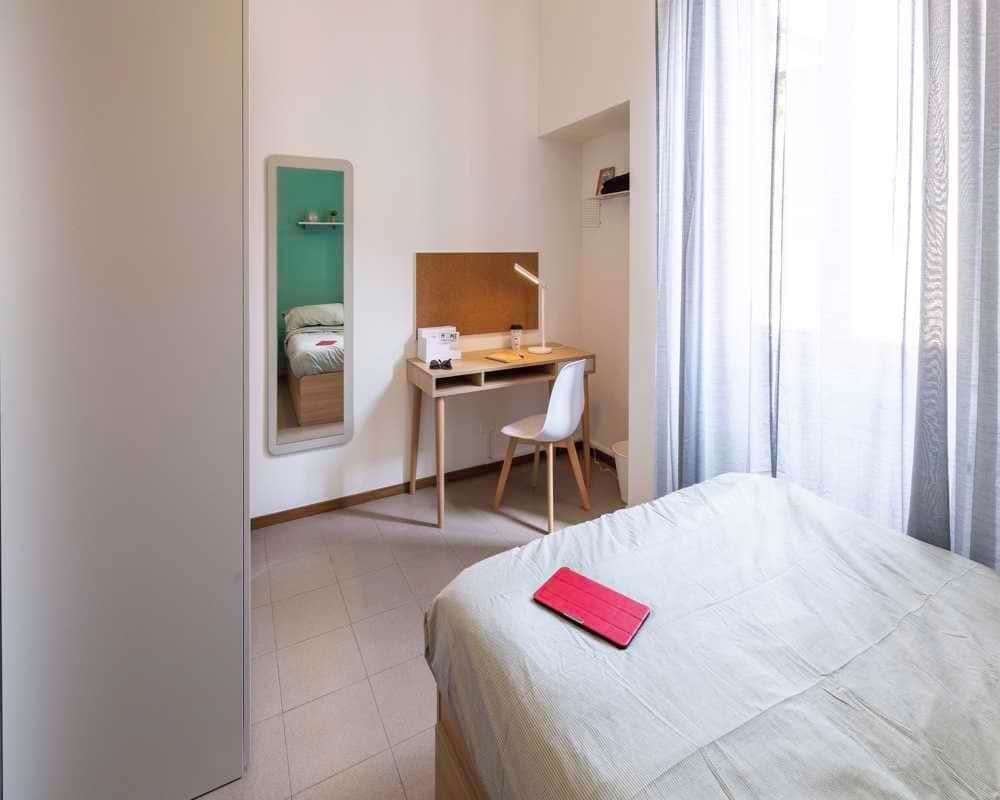 negozio in affitto a Milano in zona Morivione