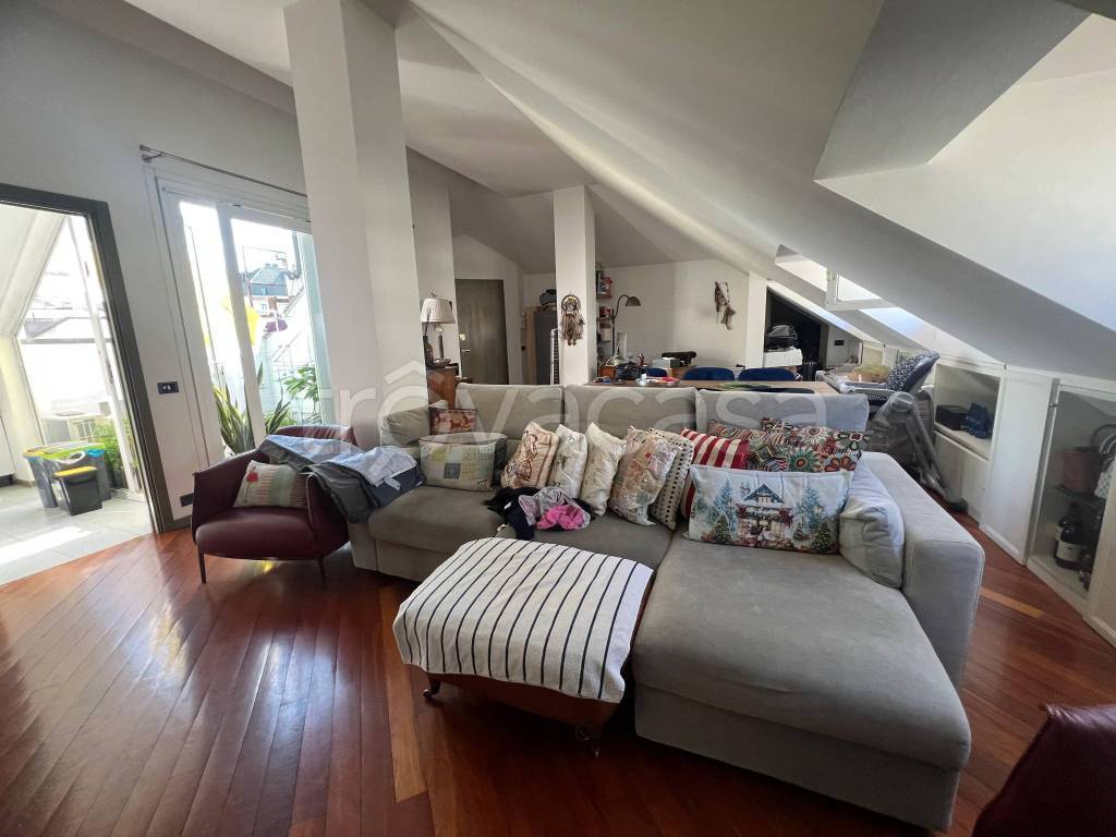 appartamento in affitto a Milano in zona Porta Nuova