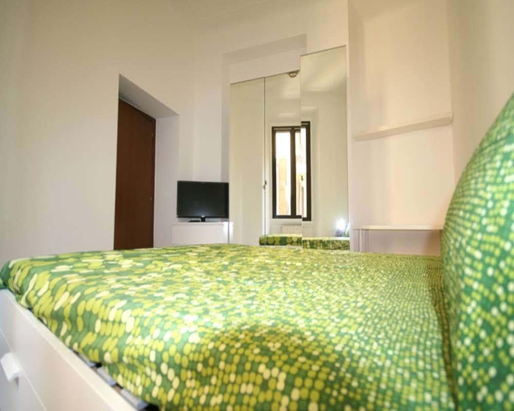 negozio in affitto a Milano in zona Isola