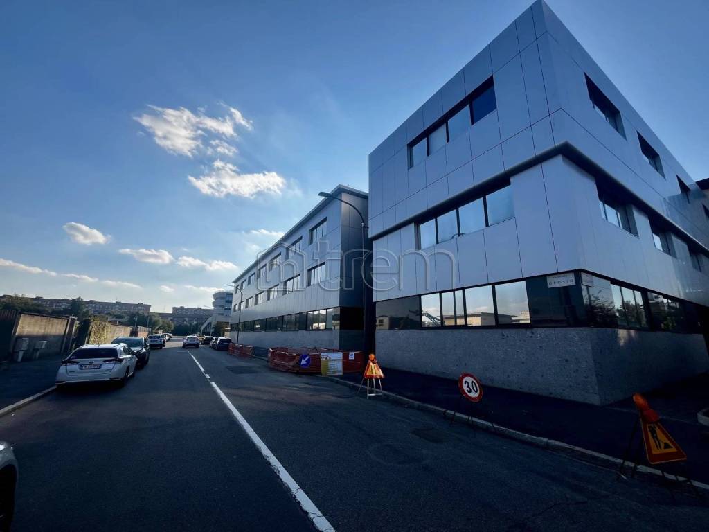 ufficio in affitto a Milano in zona Gallaratese