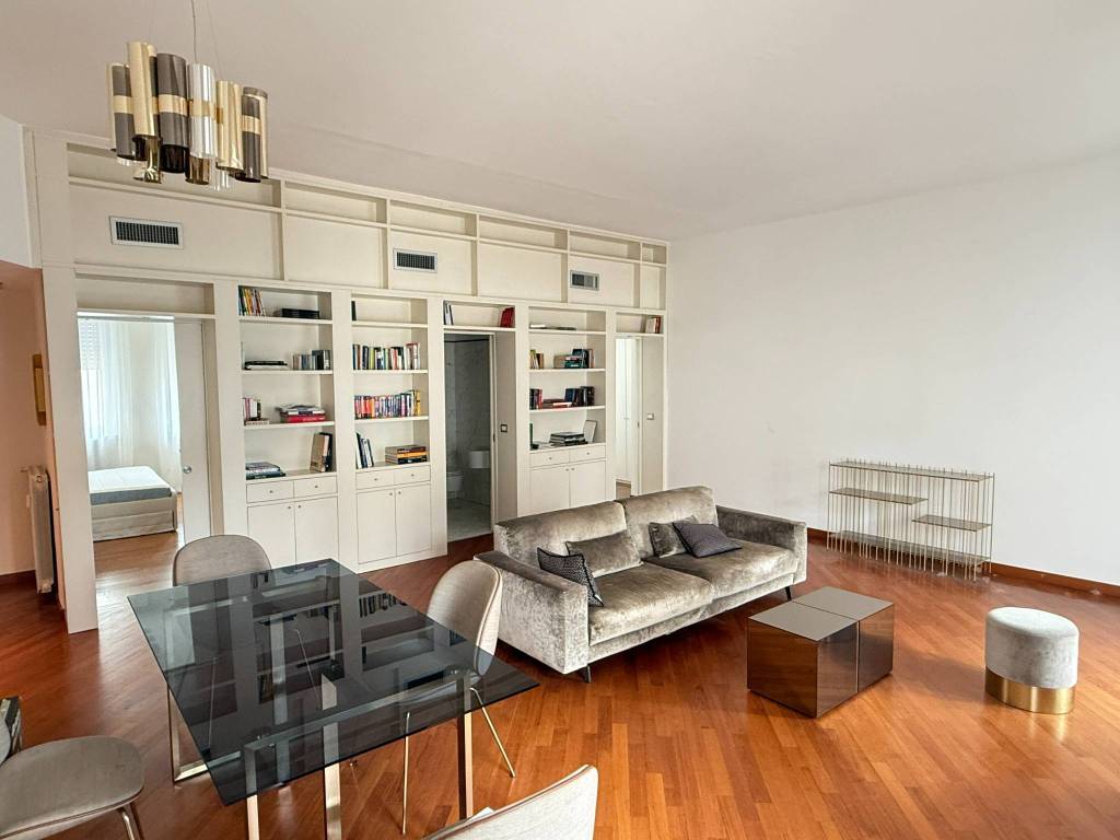 appartamento in affitto a Milano in zona Porta Nuova