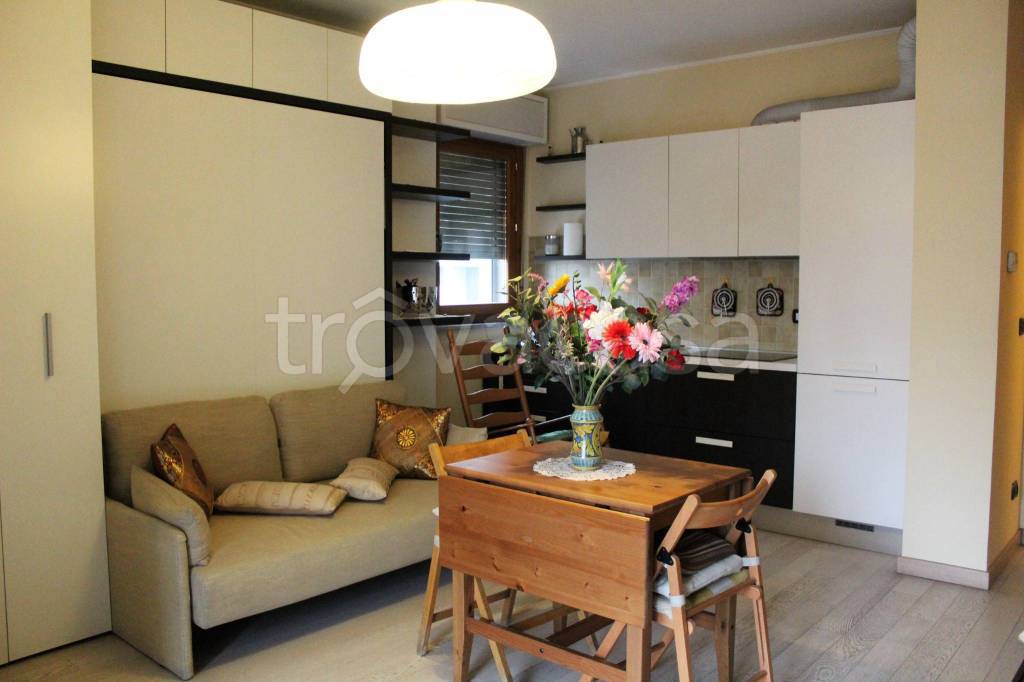 appartamento in affitto a Milano in zona Adriano