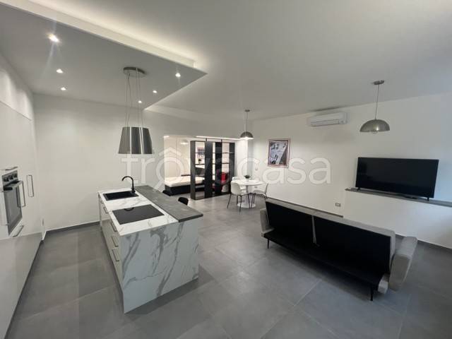 appartamento in affitto a Milano in zona Famagosta