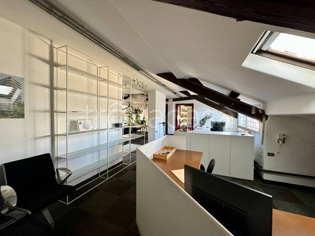 ufficio in affitto a Milano in zona Sant'Ambrogio