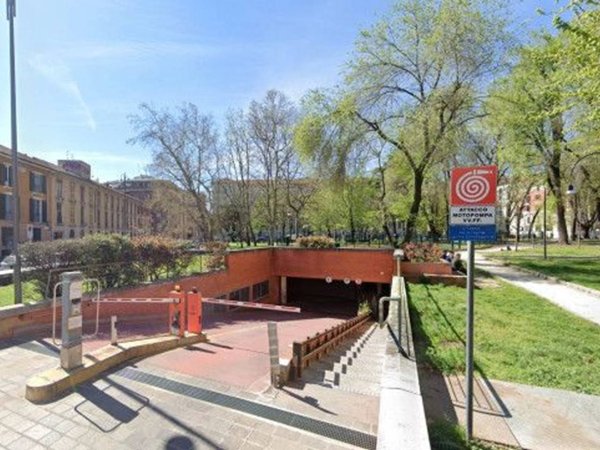 negozio in affitto a Milano