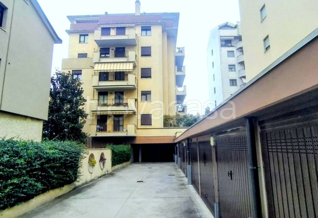 appartamento in affitto a Milano in zona Affori