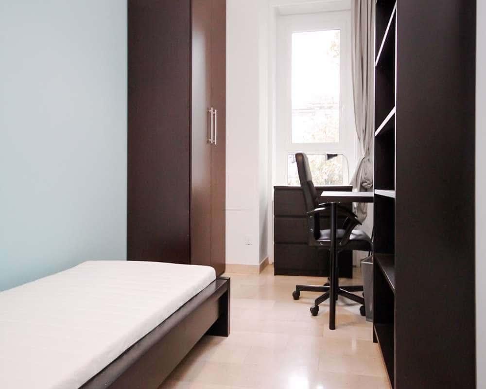 negozio in affitto a Milano in zona Morivione