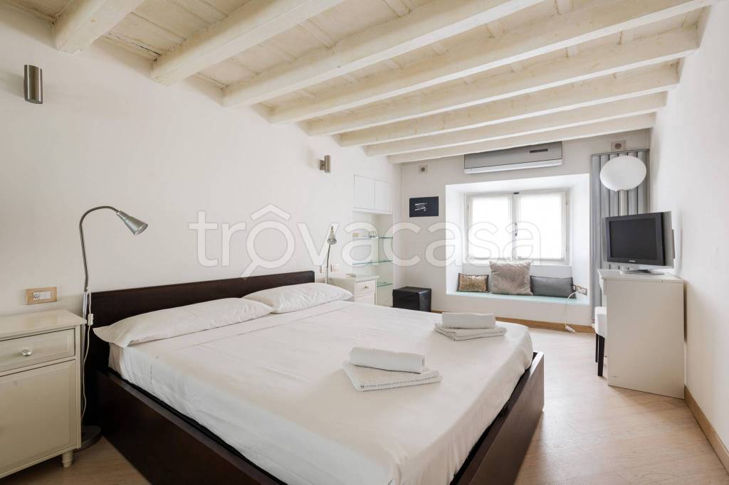 appartamento in affitto a Milano in zona Sant'Ambrogio