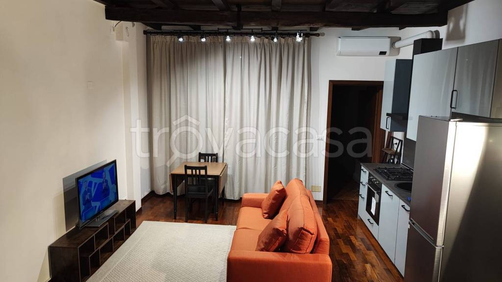 appartamento in affitto a Milano in zona Guastalla