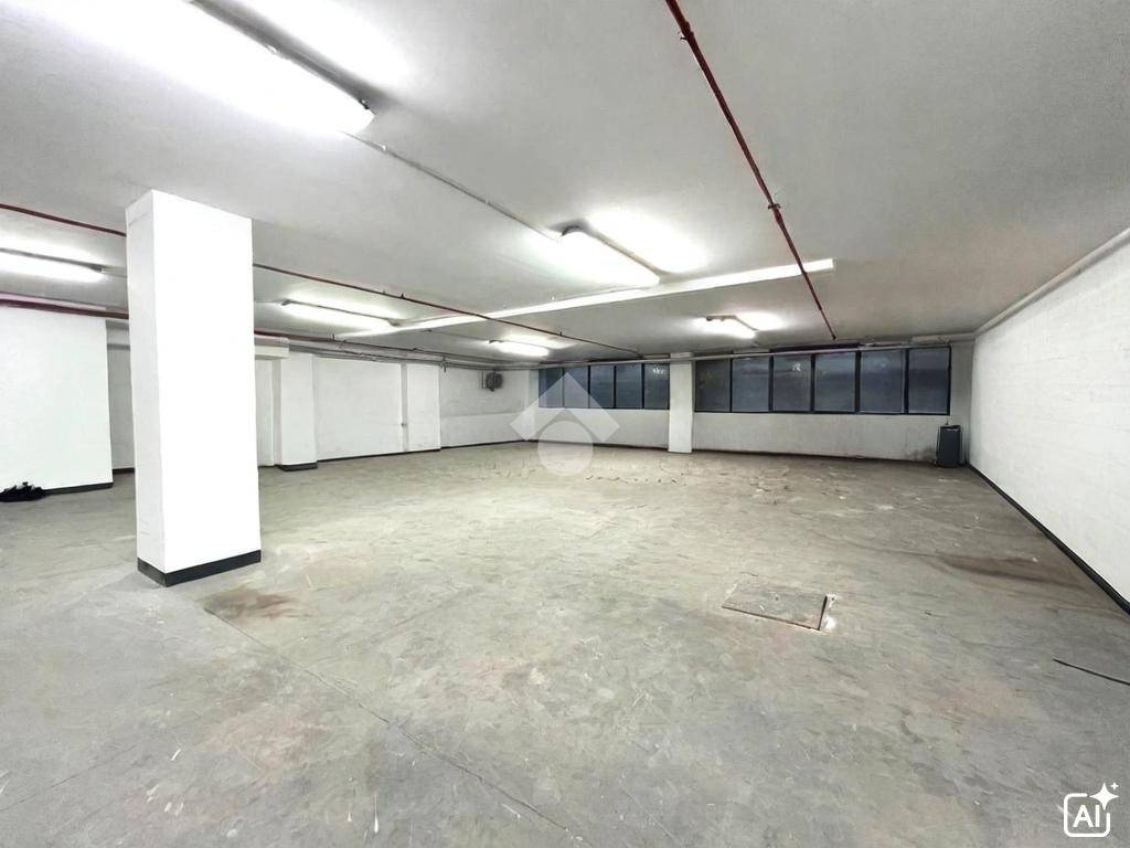 locale commerciale in affitto a Milano in zona Piazzale Lodi