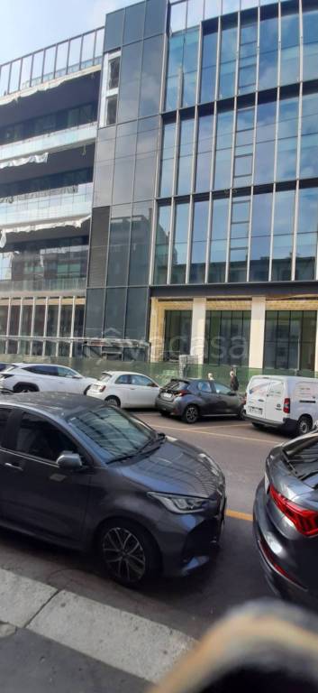 negozio in affitto a Milano in zona Porta Nuova