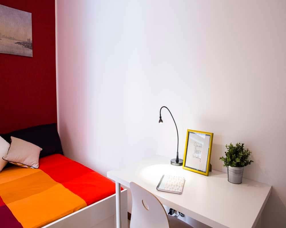 negozio in affitto a Milano in zona Lorenteggio