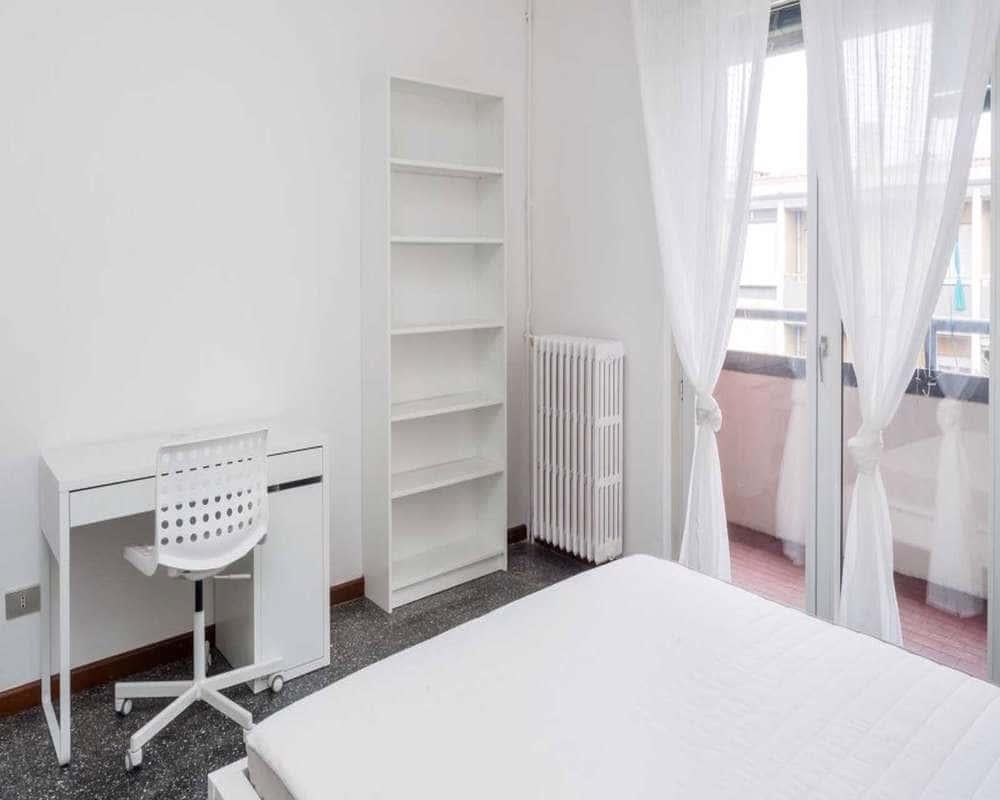 negozio in affitto a Milano in zona Morivione