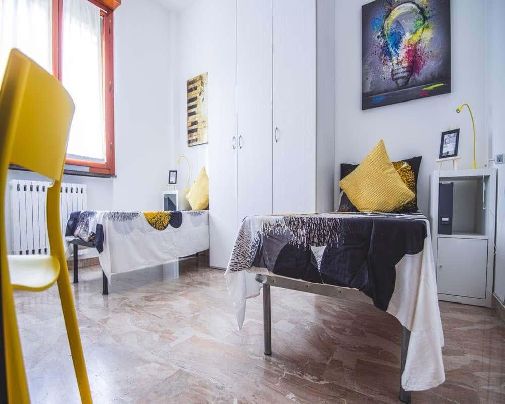 negozio in affitto a Milano in zona Montalbino