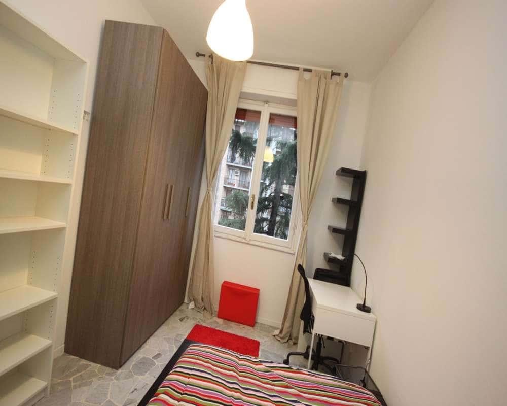 negozio in affitto a Milano in zona Lorenteggio