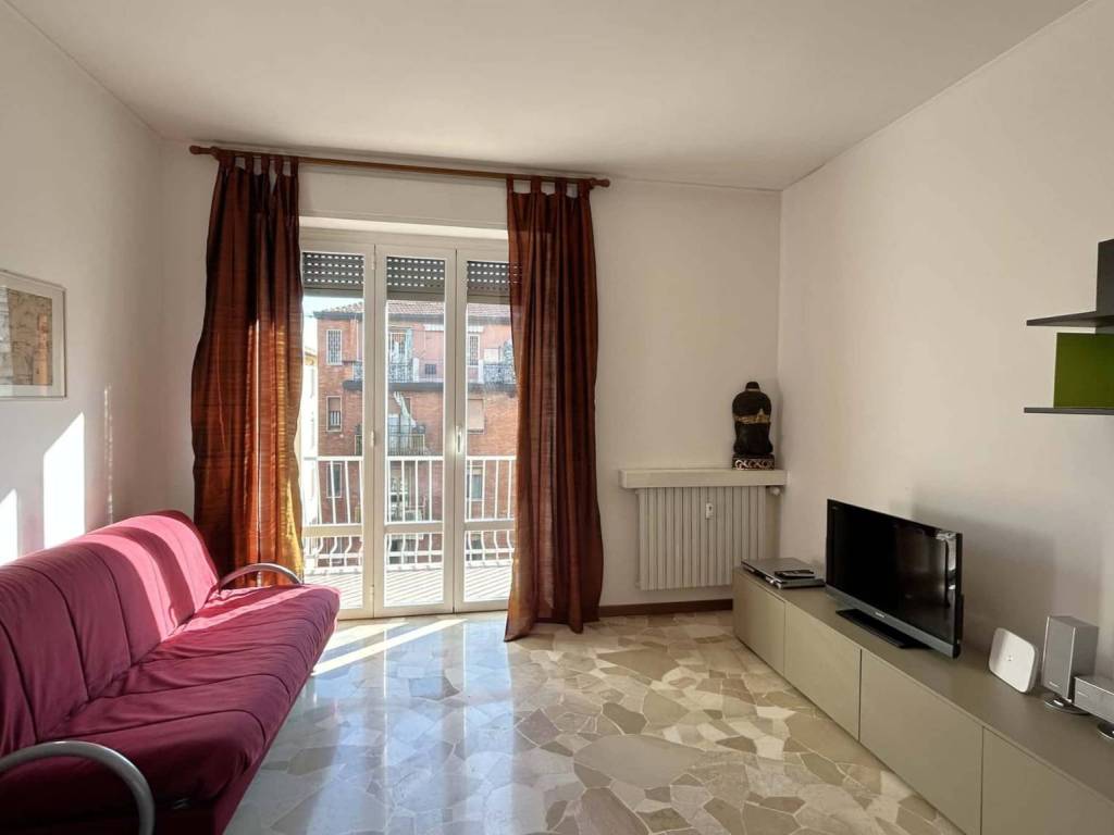 appartamento in affitto a Milano in zona Lorenteggio