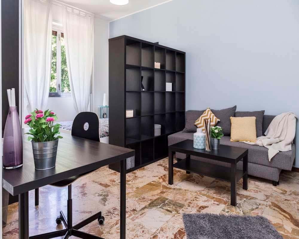 negozio in affitto a Milano in zona Porta Genova