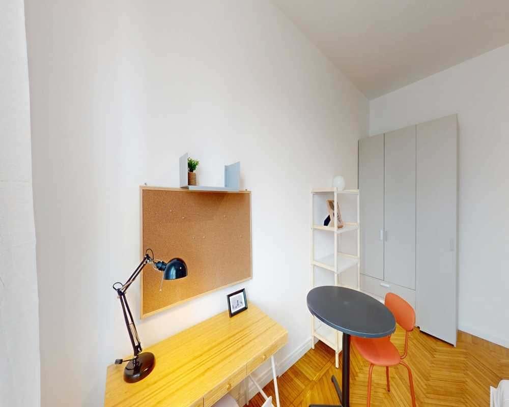 negozio in affitto a Milano in zona Lorenteggio