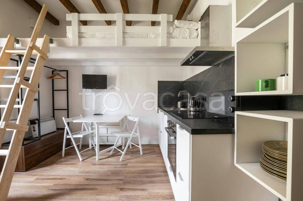 appartamento in affitto a Milano in zona Bocconi