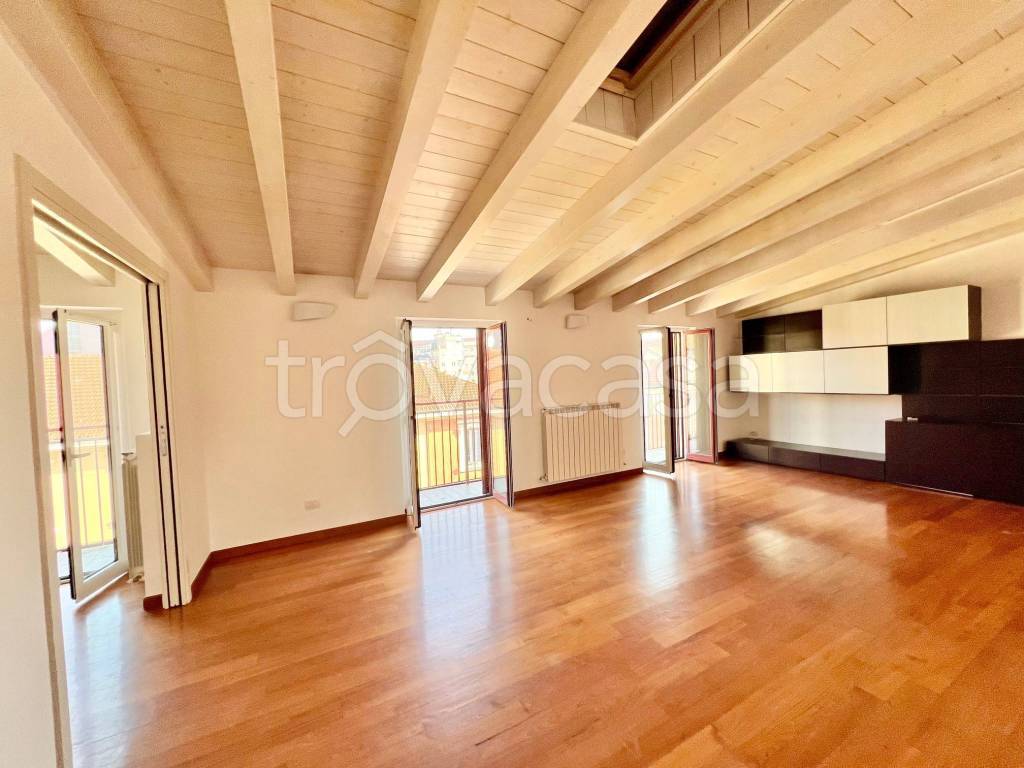 appartamento in affitto a Milano in zona Solari