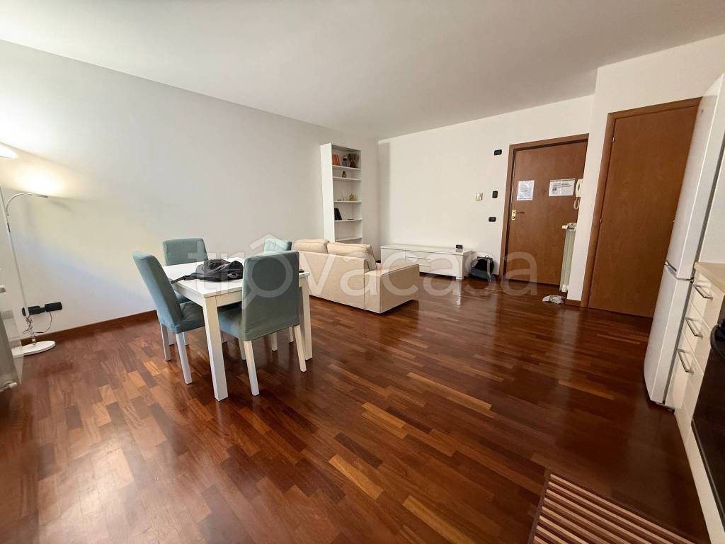 appartamento in affitto a Milano in zona Piazzale Lodi