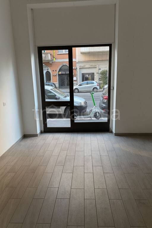 negozio in affitto a Milano in zona Casoretto