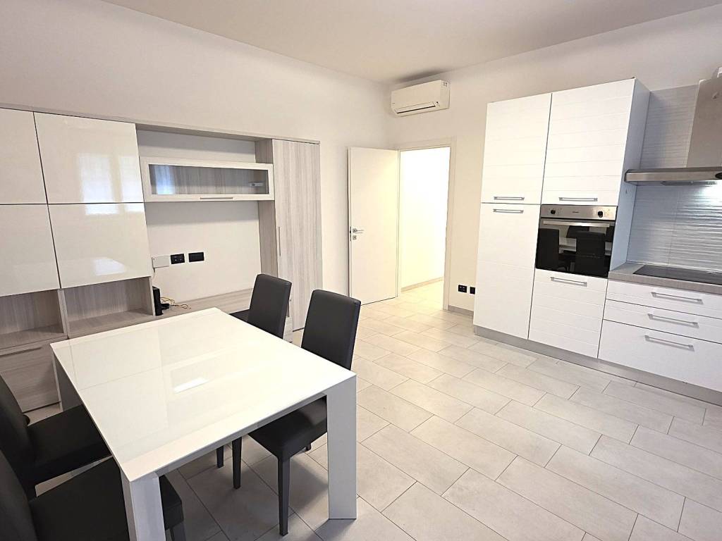 appartamento in affitto a Milano in zona Famagosta