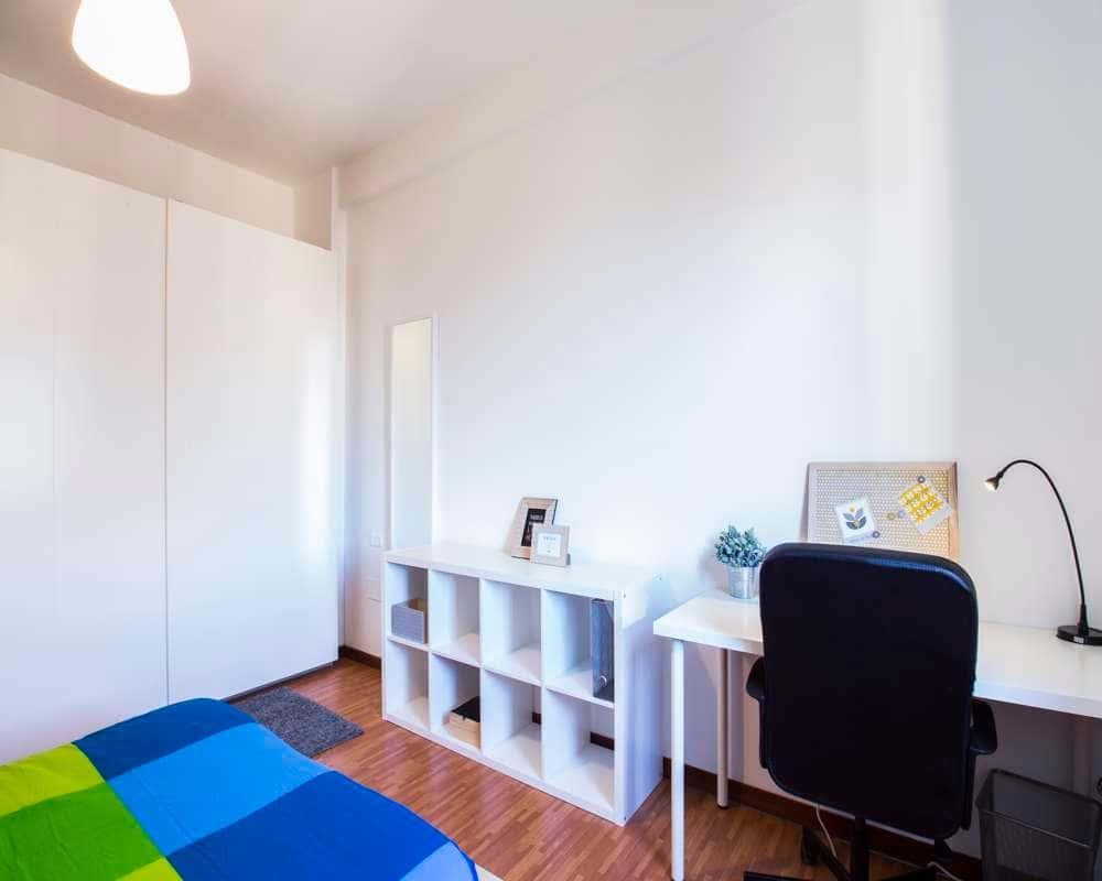 negozio in affitto a Milano in zona Lorenteggio