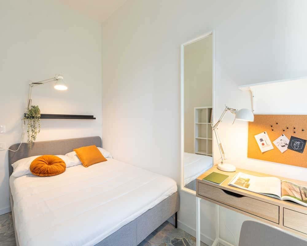 negozio in affitto a Milano in zona Lorenteggio