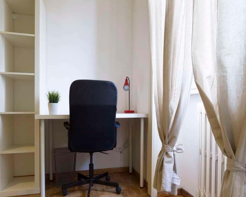 negozio in affitto a Milano in zona Conchetta