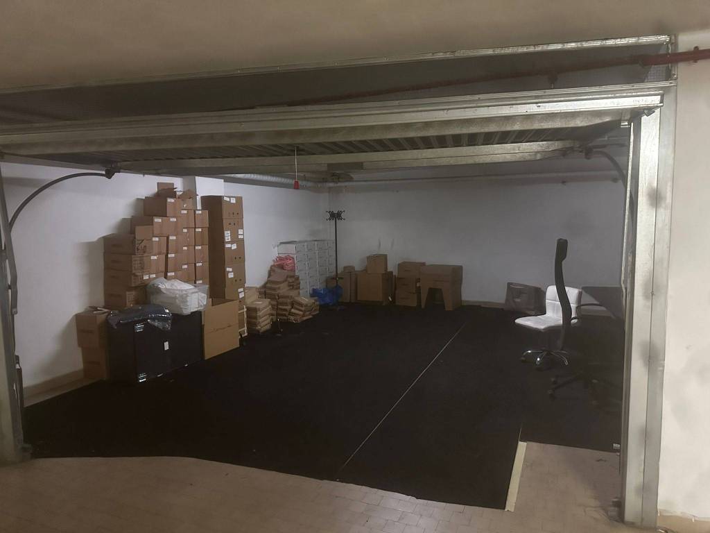 locale commerciale in affitto a Milano