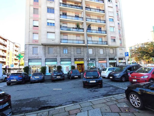 negozio in affitto a Milano in zona Affori