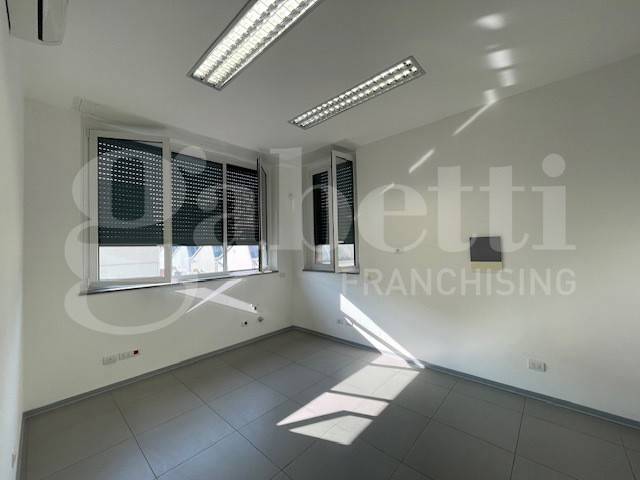 ufficio in affitto a Milano in zona Famagosta