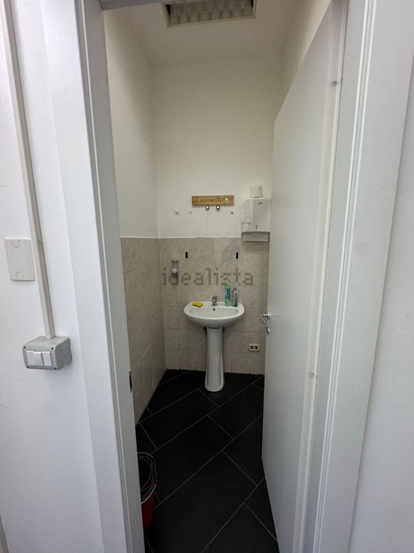 negozio in affitto a Milano