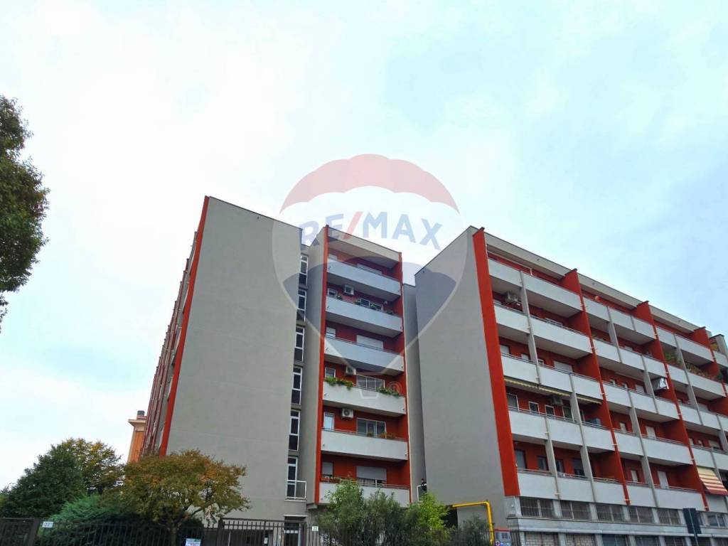 appartamento in affitto a Milano in zona Famagosta