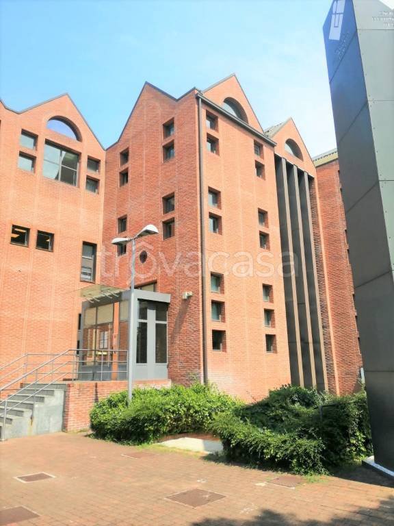 ufficio in affitto a Milano in zona Lambrate