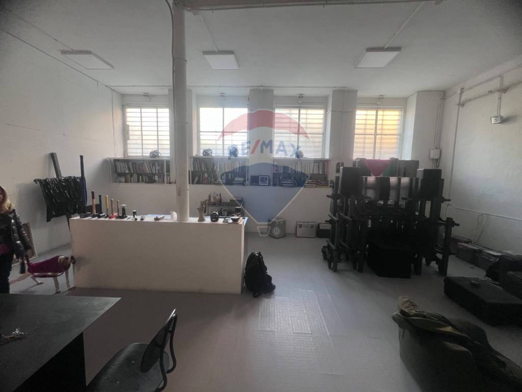 negozio in affitto a Milano in zona Barona