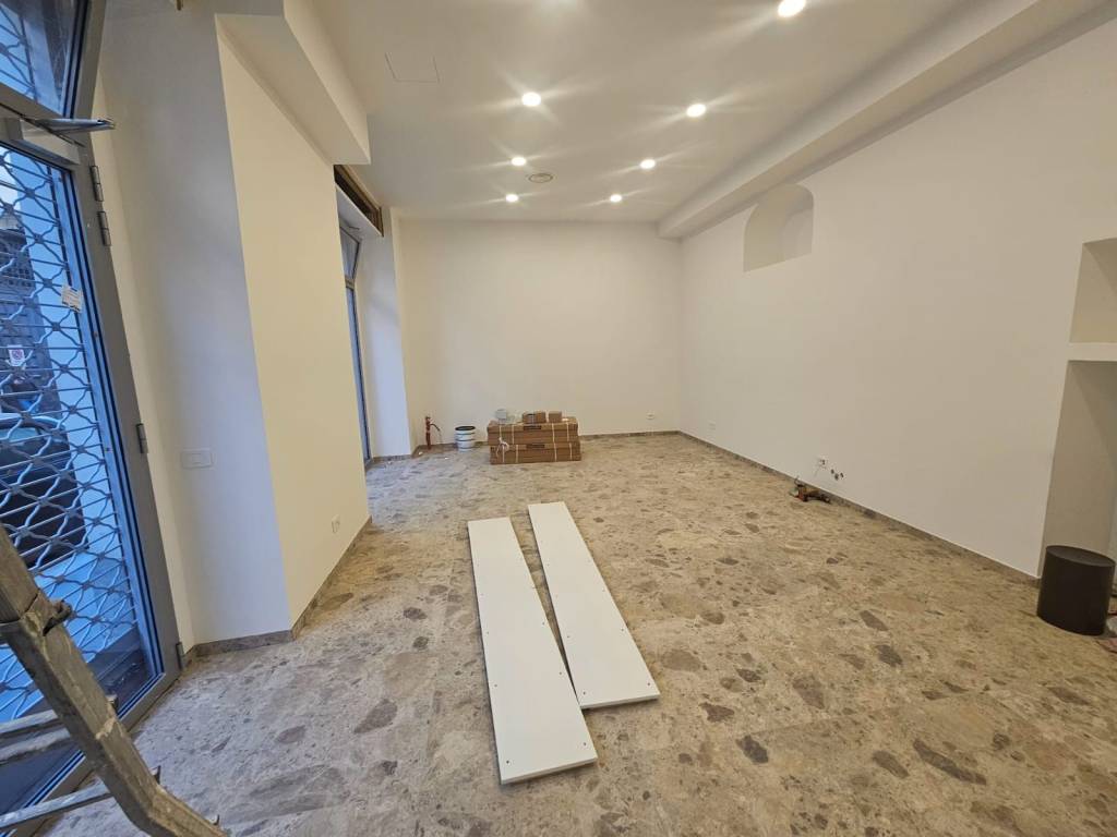 negozio in affitto a Milano in zona Porta Nuova