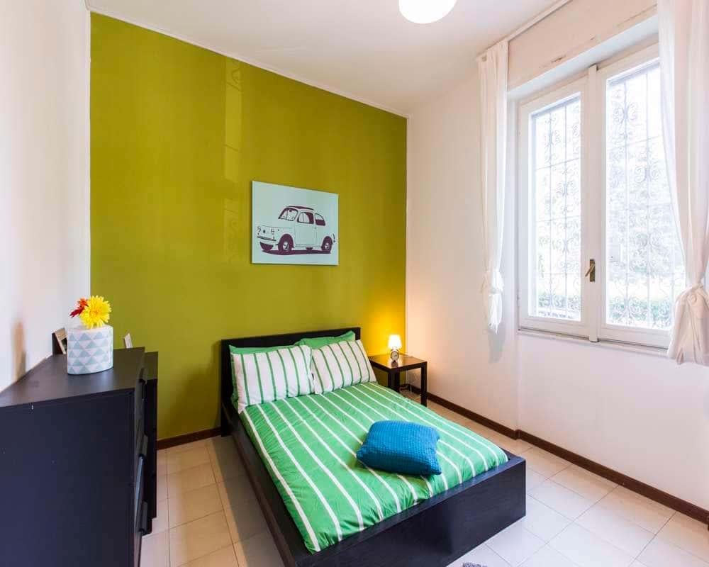 negozio in affitto a Milano in zona Lorenteggio