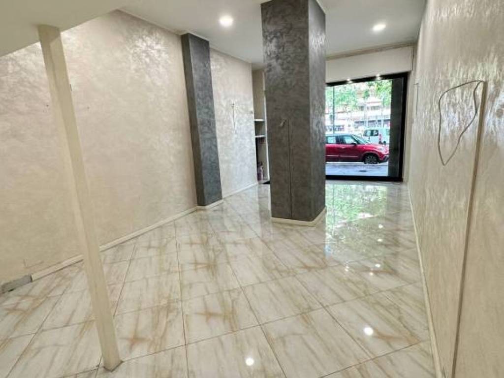 negozio in affitto a Milano