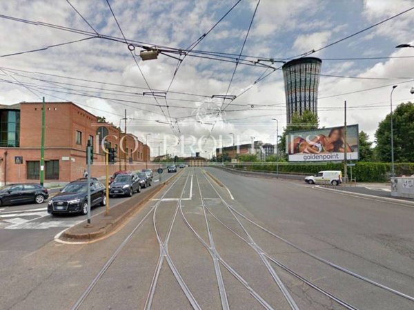 negozio in affitto a Milano in zona Isola