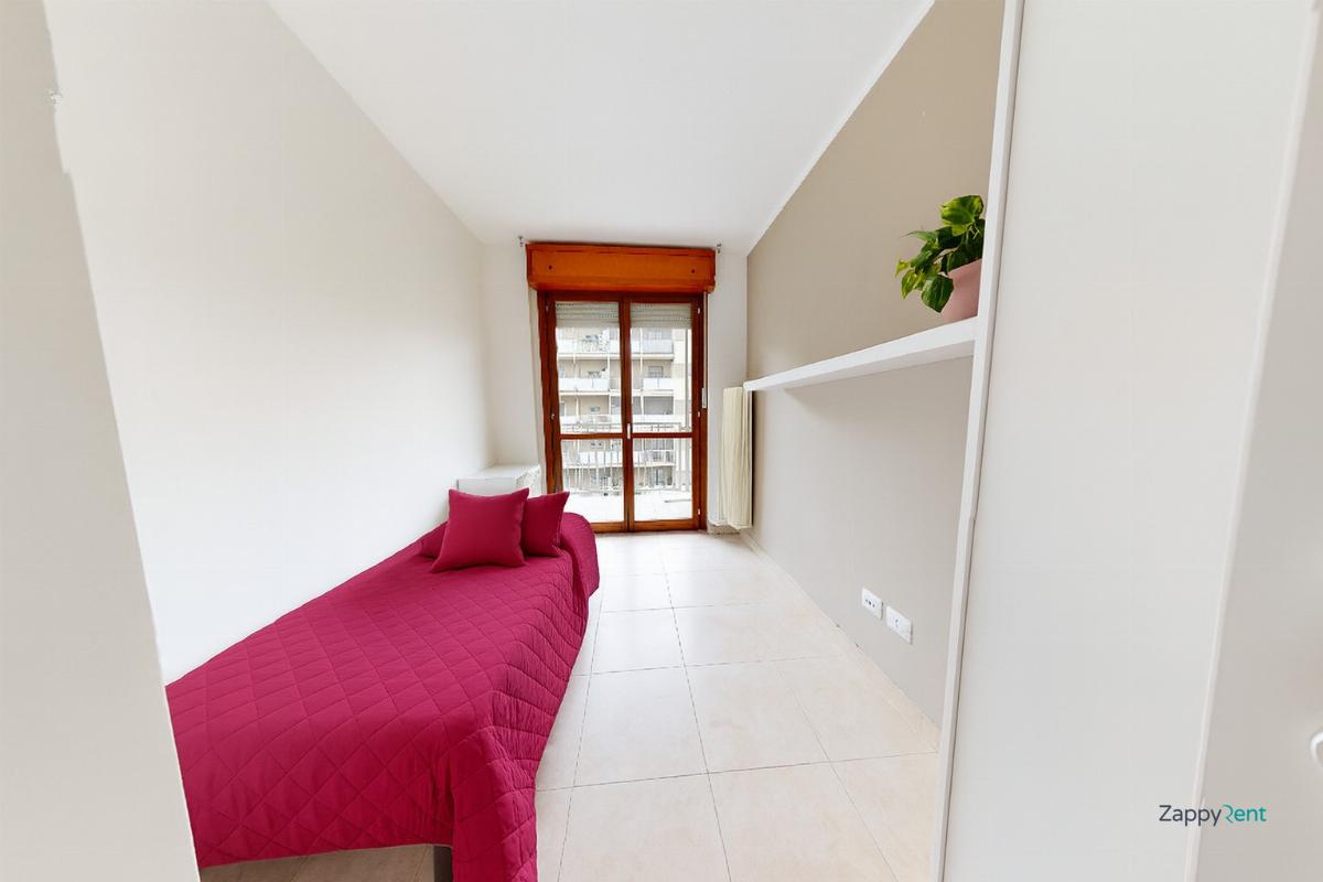 negozio in affitto a Milano in zona Famagosta