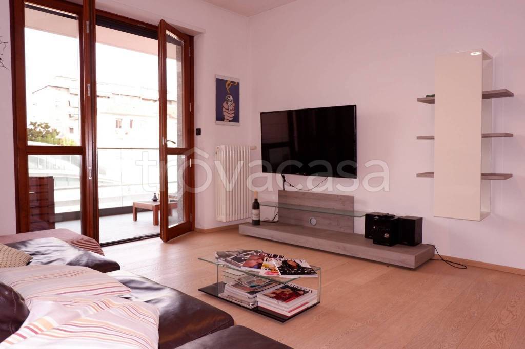 appartamento in affitto a Milano in zona Famagosta