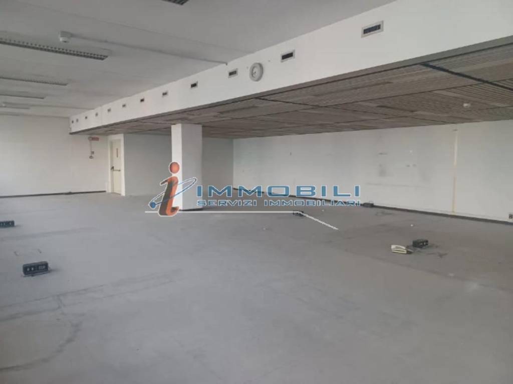 ufficio in affitto a Milano in zona Trenno