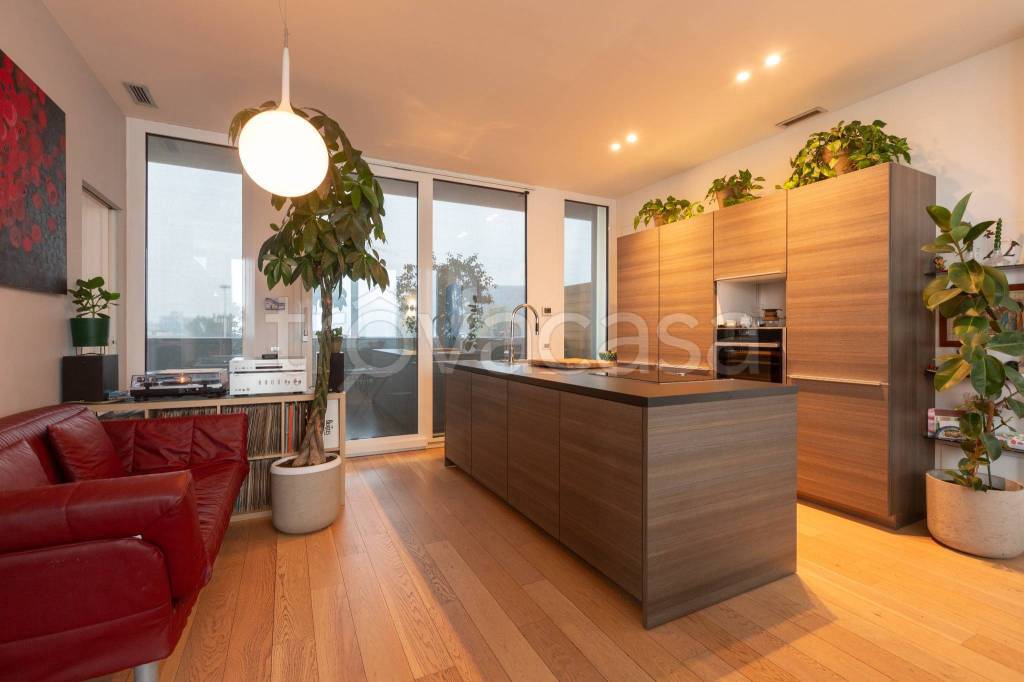 appartamento in affitto a Milano in zona Piazzale Lodi