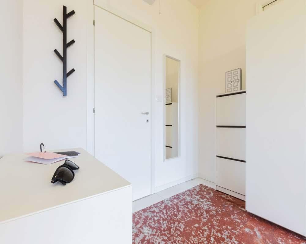 negozio in affitto a Milano in zona Montalbino