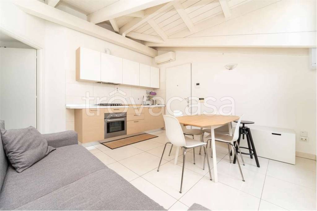 appartamento in affitto a Milano in zona Isola