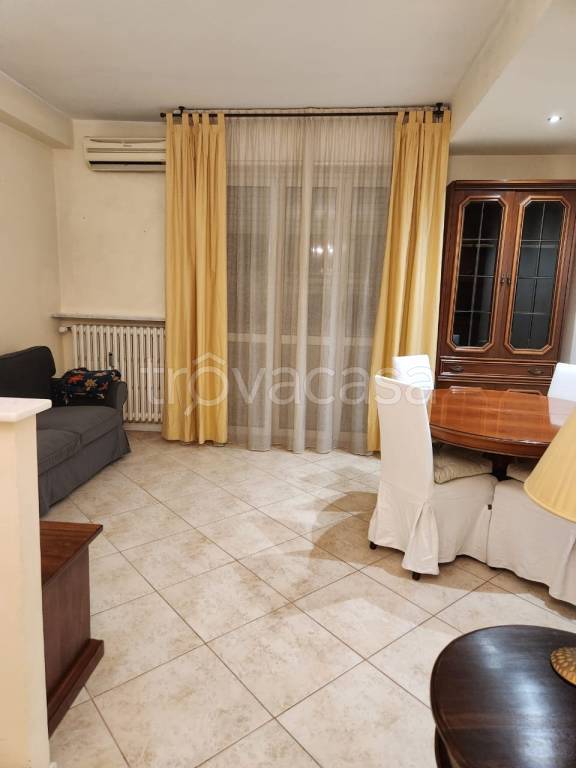 appartamento in affitto a Milano in zona Famagosta