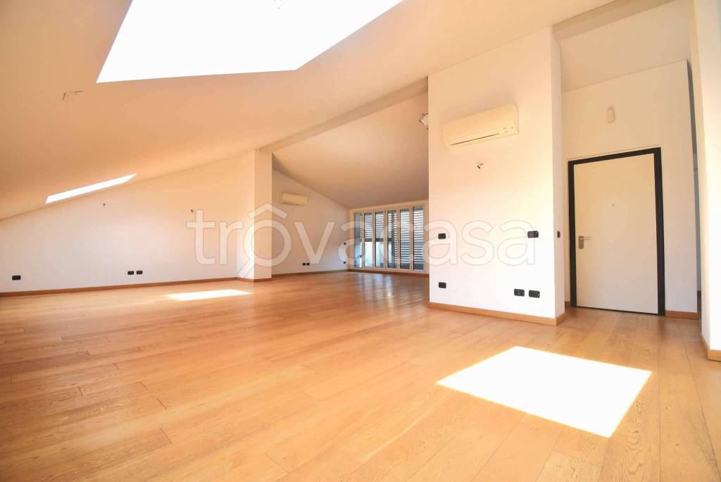 appartamento in affitto a Milano in zona Isola